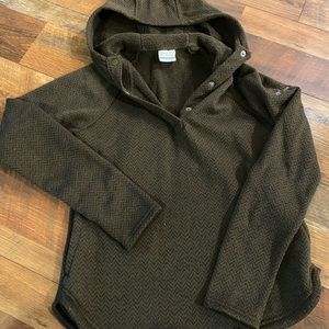 Women’s small Columbia pullover with hood and pockets